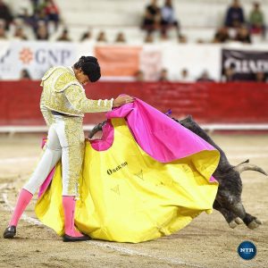 Puerta grande de Emiliano Osornio en León