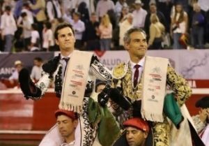 Luis Bolívar y Daniel Luque salen a hombros en Manizales