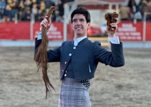 Seis orejas y un rabo en Belvís de la Jara