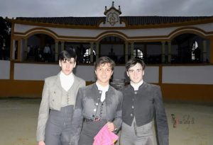 El novillero Iván Rejas de proclama triunfador en Colombia