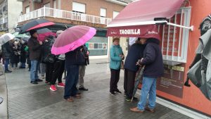 Gran ambiente en la apertura de taquillas de Illescas