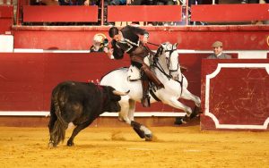 Plaza llena y gran toreo en La Flecha