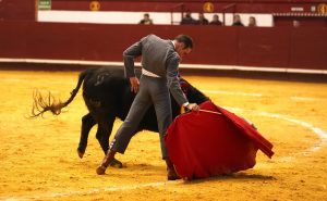 Plaza llena y gran toreo en La Flecha