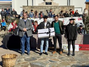 Javier Castaño es distinguido en Guijuelo