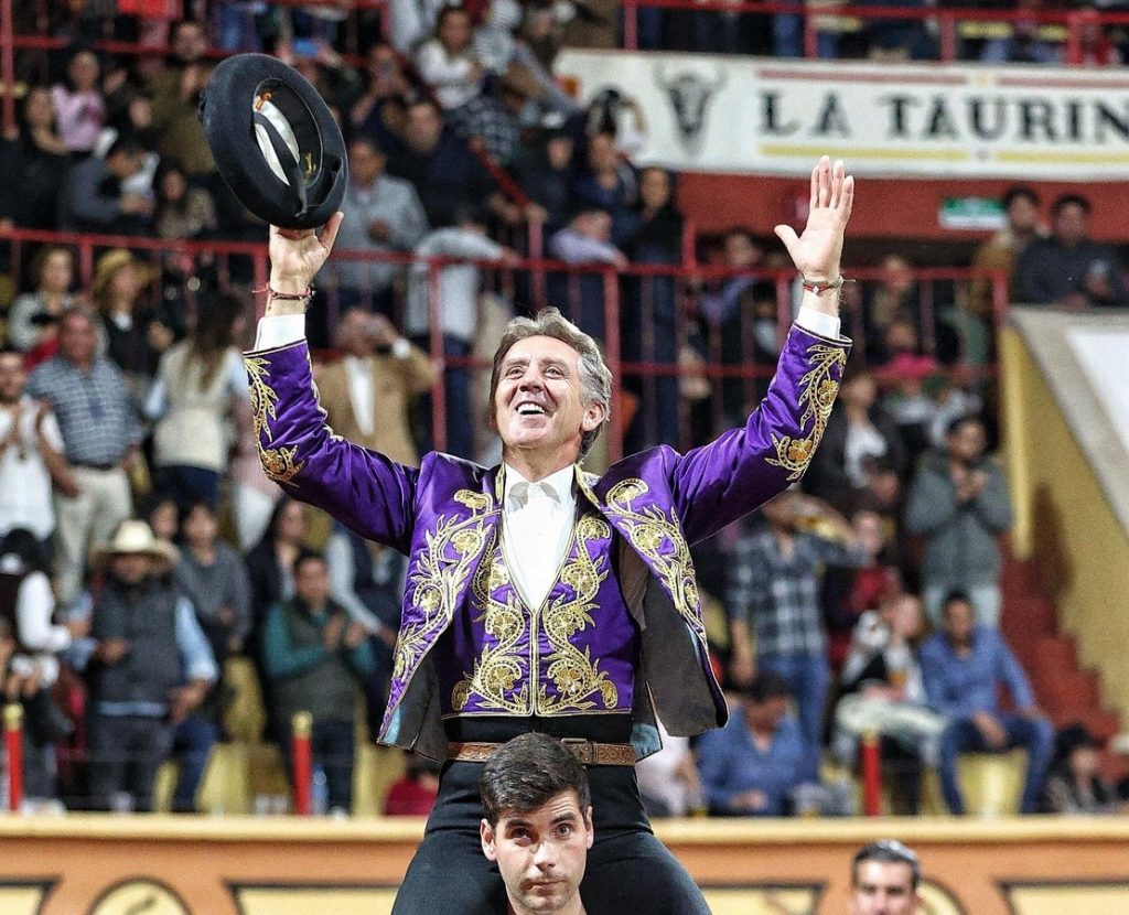 Puerta grande de Hermoso de Mendoza en Huamantla