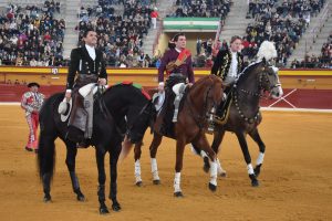 Triple puerta grande en Atarfe