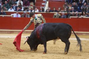Los tres novilleros a hombros en Sanlúcar de Barrameda