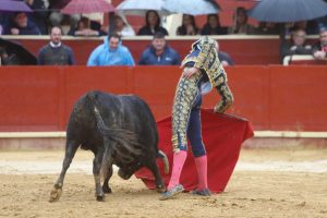 Los tres novilleros a hombros en Sanlúcar de Barrameda