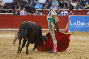 Los tres novilleros a hombros en Sanlúcar de Barrameda