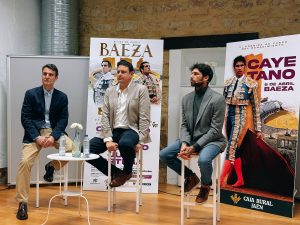 Multitudinario acto de Cayetano con los aficionados en Baeza