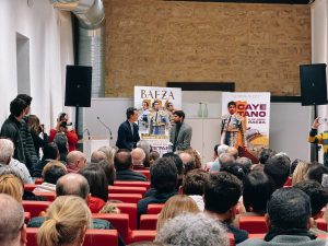 Multitudinario acto de Cayetano con los aficionados en Baeza