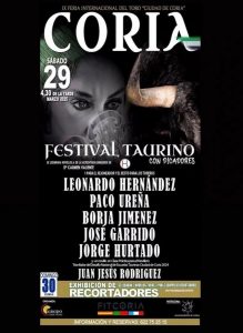 Festival taurino con figuras en Coria