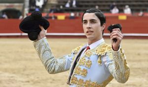 La pureza de El Mene abre la puerta grande en Valencia