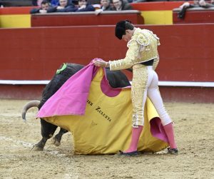La pureza de El Mene abre la puerta grande en Valencia
