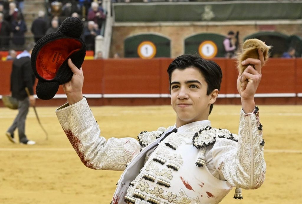 A oreja por coleta e