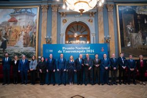 Entregado en el Senado el Premio Nacional de Tauromaquia