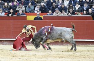 Puerta grande de Román y milagro de Borja Jiménez en Valencia