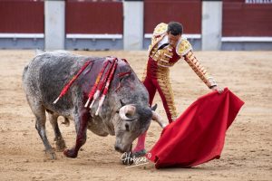 Una faena de Ferrera, sin espada, destaca en Madrid