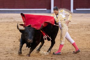 Una faena de Ferrera, sin espada, destaca en Madrid