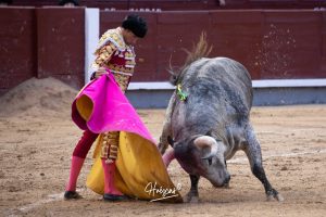 Una faena de Ferrera, sin espada, destaca en Madrid