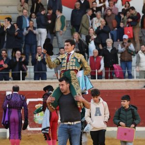 Puerta grande en Villaseca de la Sagra de David Gutiérrez