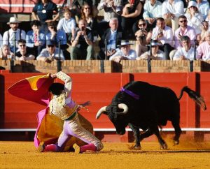 Marco Pérez corta dos orejas y Zulueta una en Sevilla