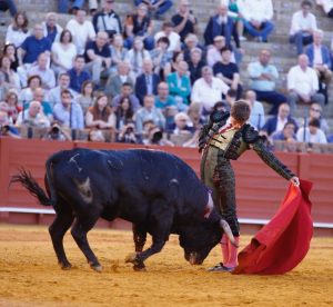 Marco Pérez corta dos orejas y Zulueta una en Sevilla