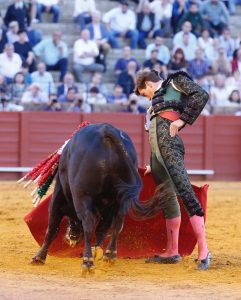Marco Pérez corta dos orejas y Zulueta una en Sevilla