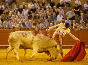 Marco Pérez corta dos orejas y Zulueta una en Sevilla