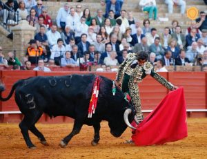 Un esforzado Román marida con los toros de Jerez