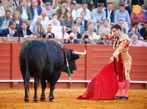 Un esforzado Román marida con los toros de Jerez