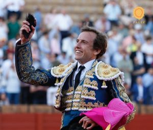 Un esforzado Román marida con los toros de Jerez