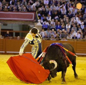 Toreo de gran dimensión de David Galván en su regreso a Sevilla