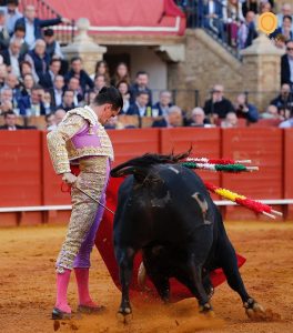 Toreo de gran dimensión de David Galván en su regreso a Sevilla