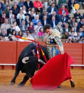 Toreo de gran dimensión de David Galván en su regreso a Sevilla