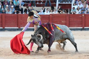 García Pulido corta dos apéndices en Colmenar de Oreja
