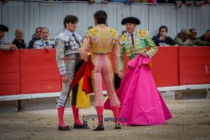 Sebastián Castella y Clemente, a hombros en Arles