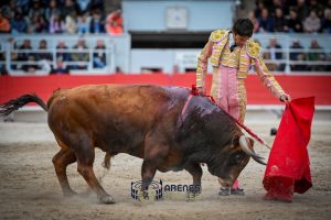 Sebastián Castella y Clemente, a hombros en Arles