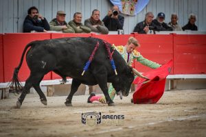 Sebastián Castella y Clemente, a hombros en Arles