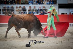 Sebastián Castella y Clemente, a hombros en Arles