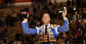 Manuel Escribano abre la puerta grande en Inca