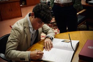 Jarocho impacta a los jóvenes con los valores del toreo