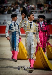 Tomás Bastos y Víctor destacaron en la novillada de Arles