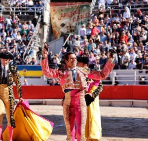 Emilio de Justo, cornada envainada en el muslo izquierdo