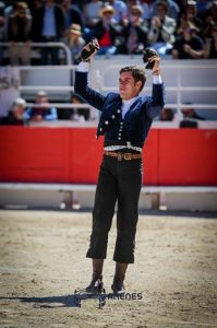 Triunfo de los tres rejoneadores en Arles