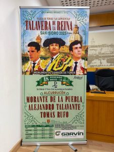 Cartel de campanillas en el San Isidro de Talavanera