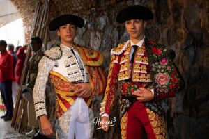 Entrega total de los dos novilleros en Toledo