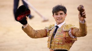 Aarón Palacio destaca al natural en Las Ventas