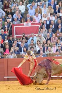 Borja Jiménez cuaja una faena de poderío y entrega en Sevilla