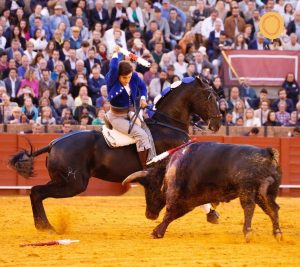 Diego Ventura y Guillermo Hermoso, oreja en Sevilla